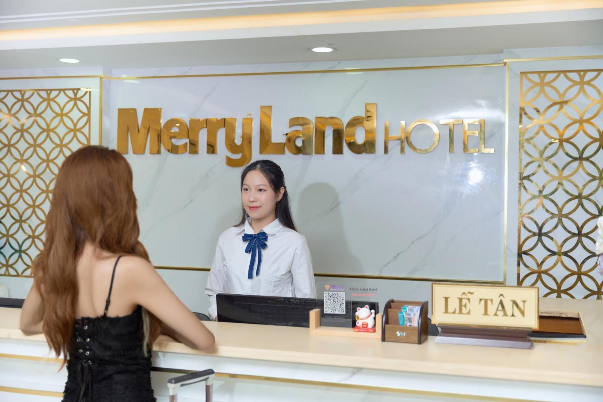 Merry Land Khách sạn 4*
