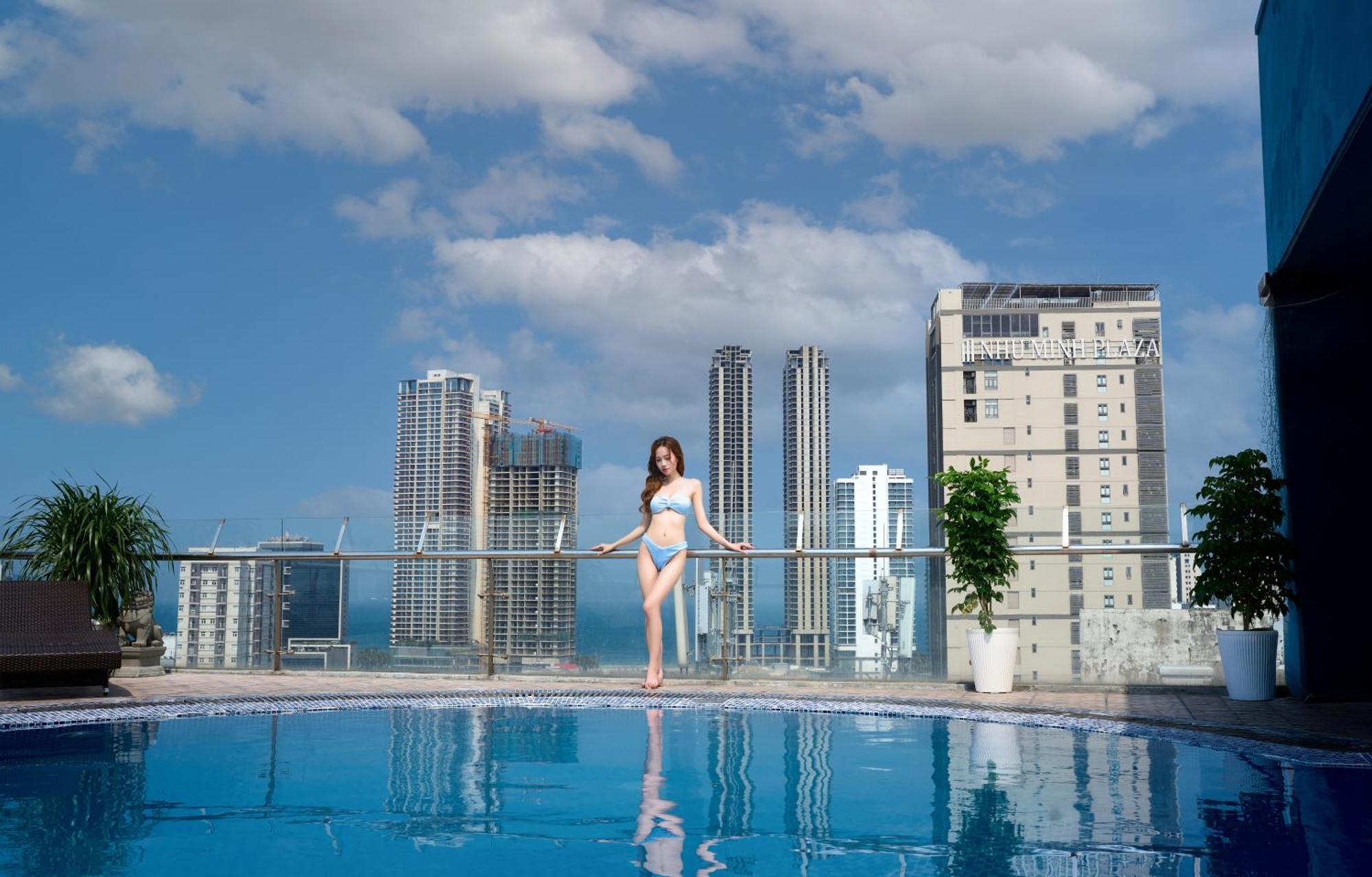 Merry Land Khách sạn 4*